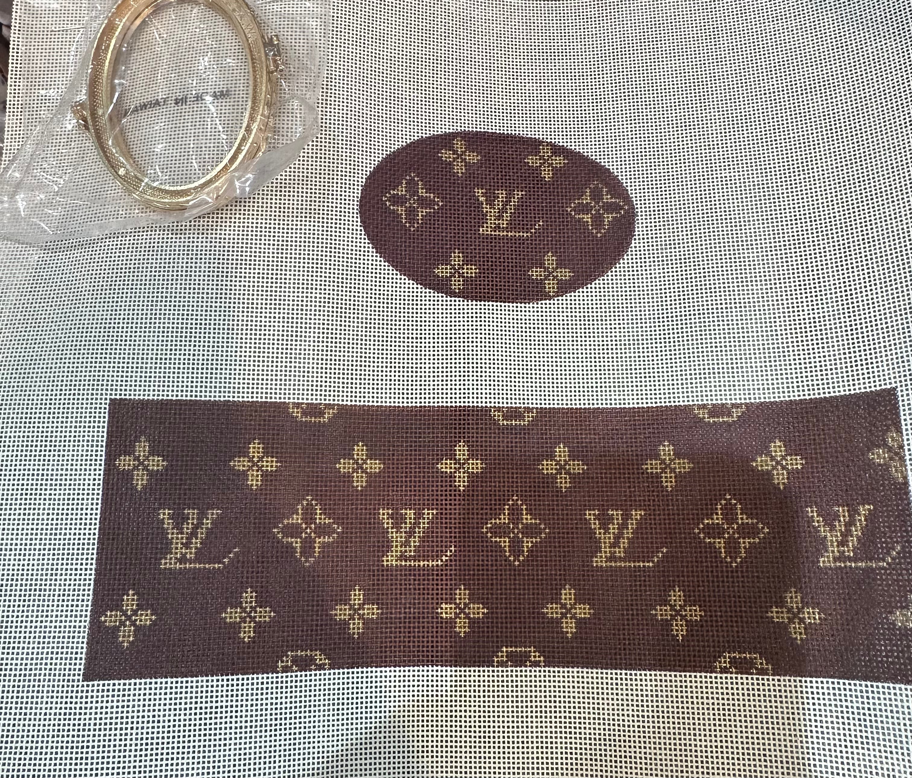 LV Oval Hinged Box Canvas