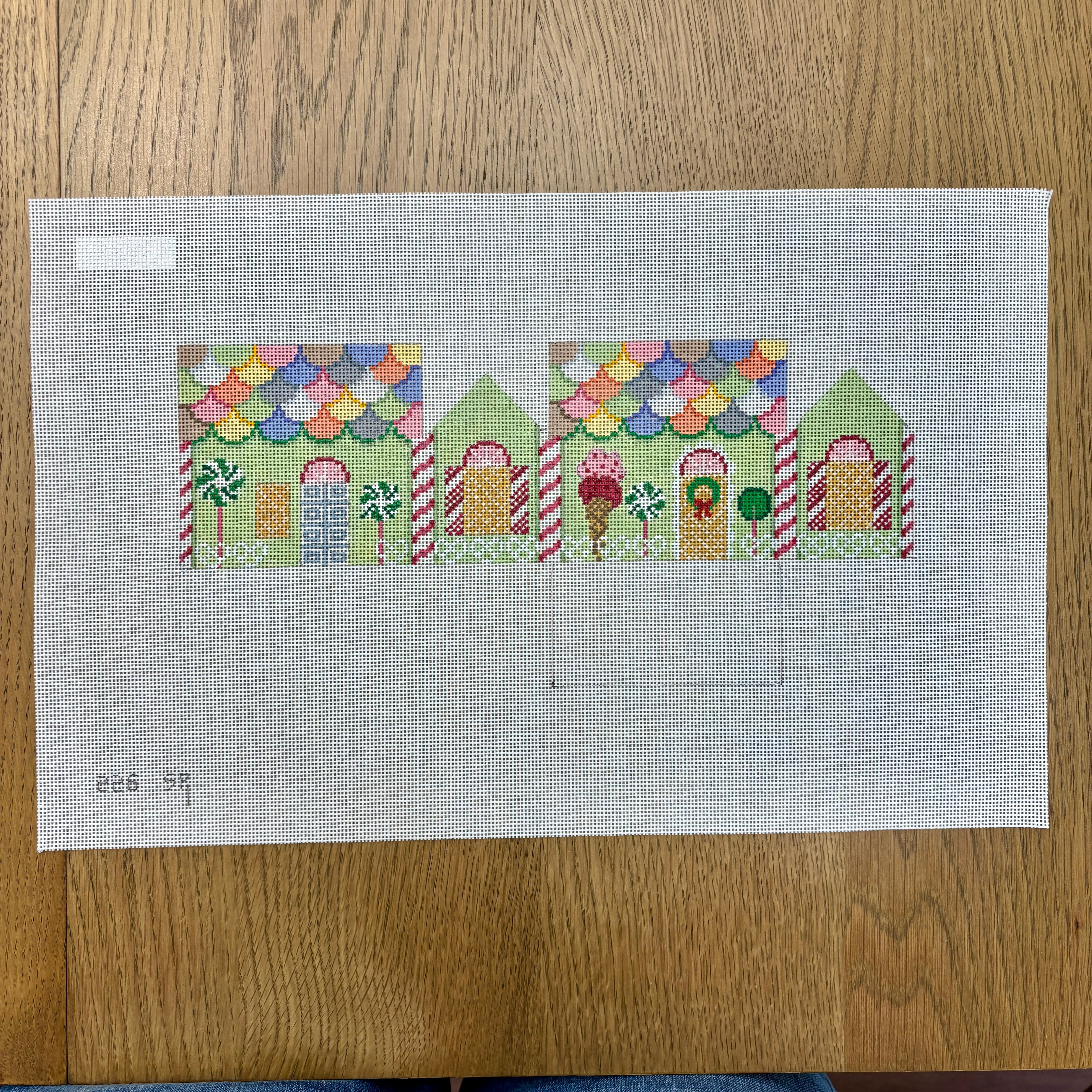 Pistachio and Neccos, 3D Gingerbread House - 18 mesh