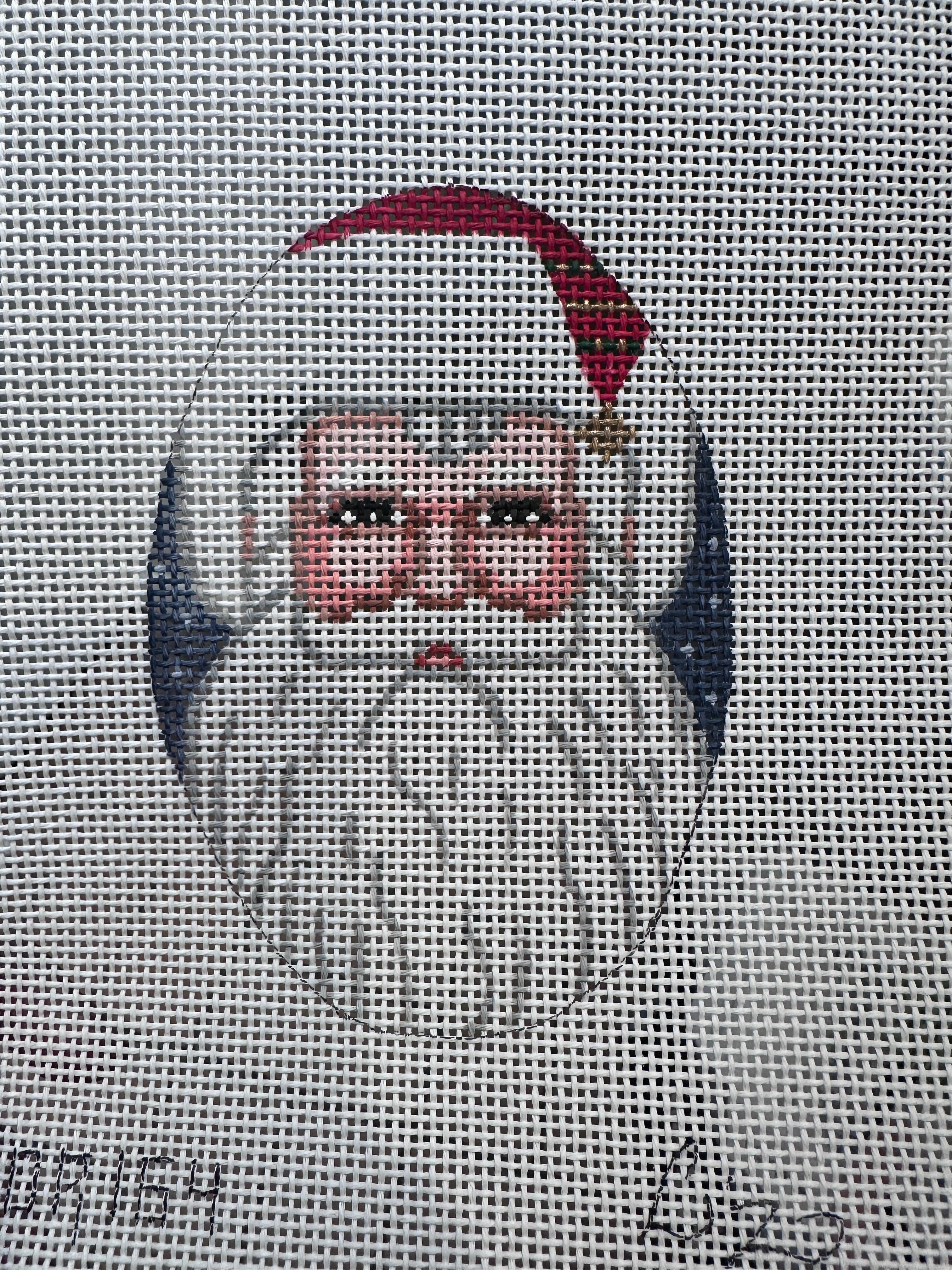 Santa With Red Hat Oval - 13 mesh