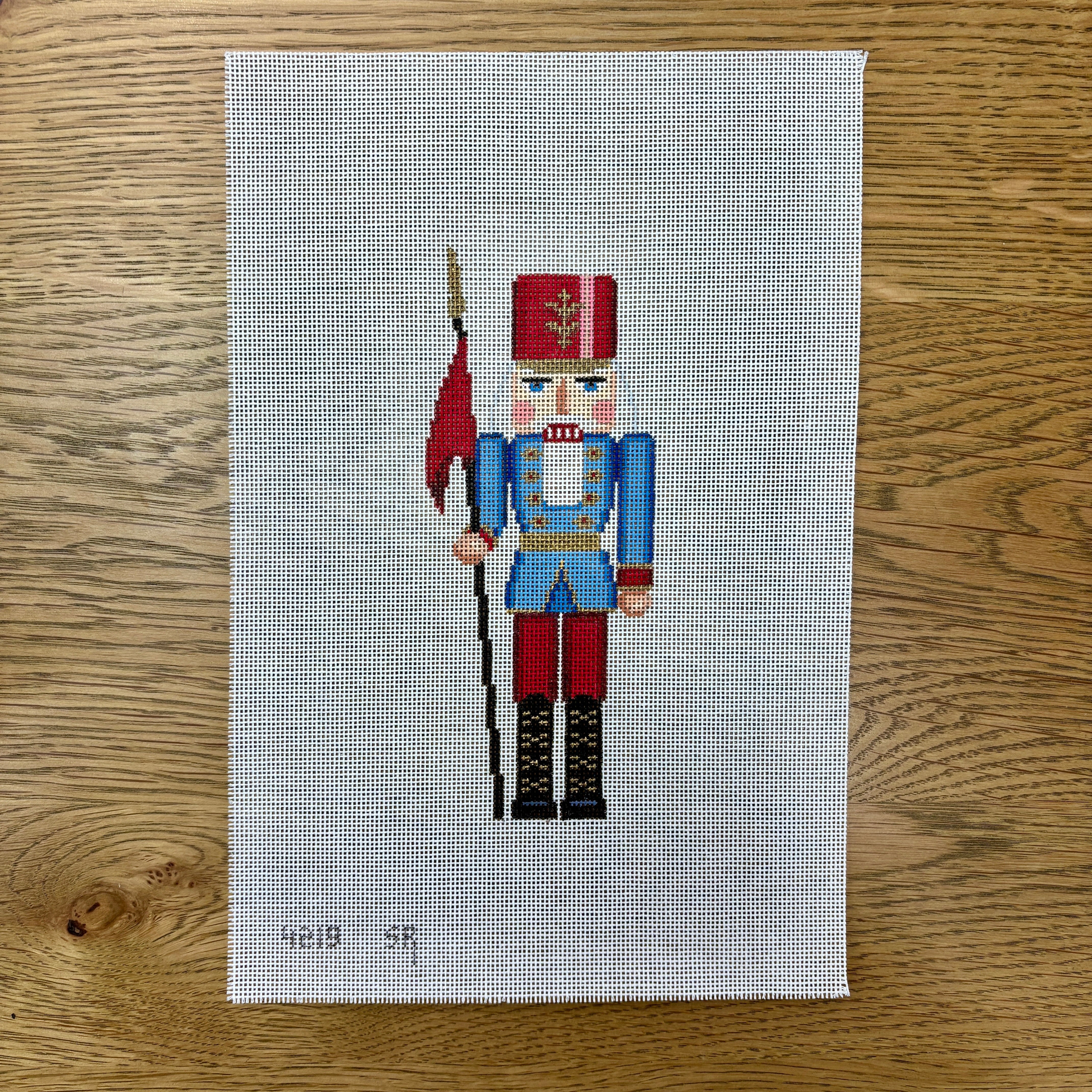 Nutcracker, Sentry with Flag - 18 mesh