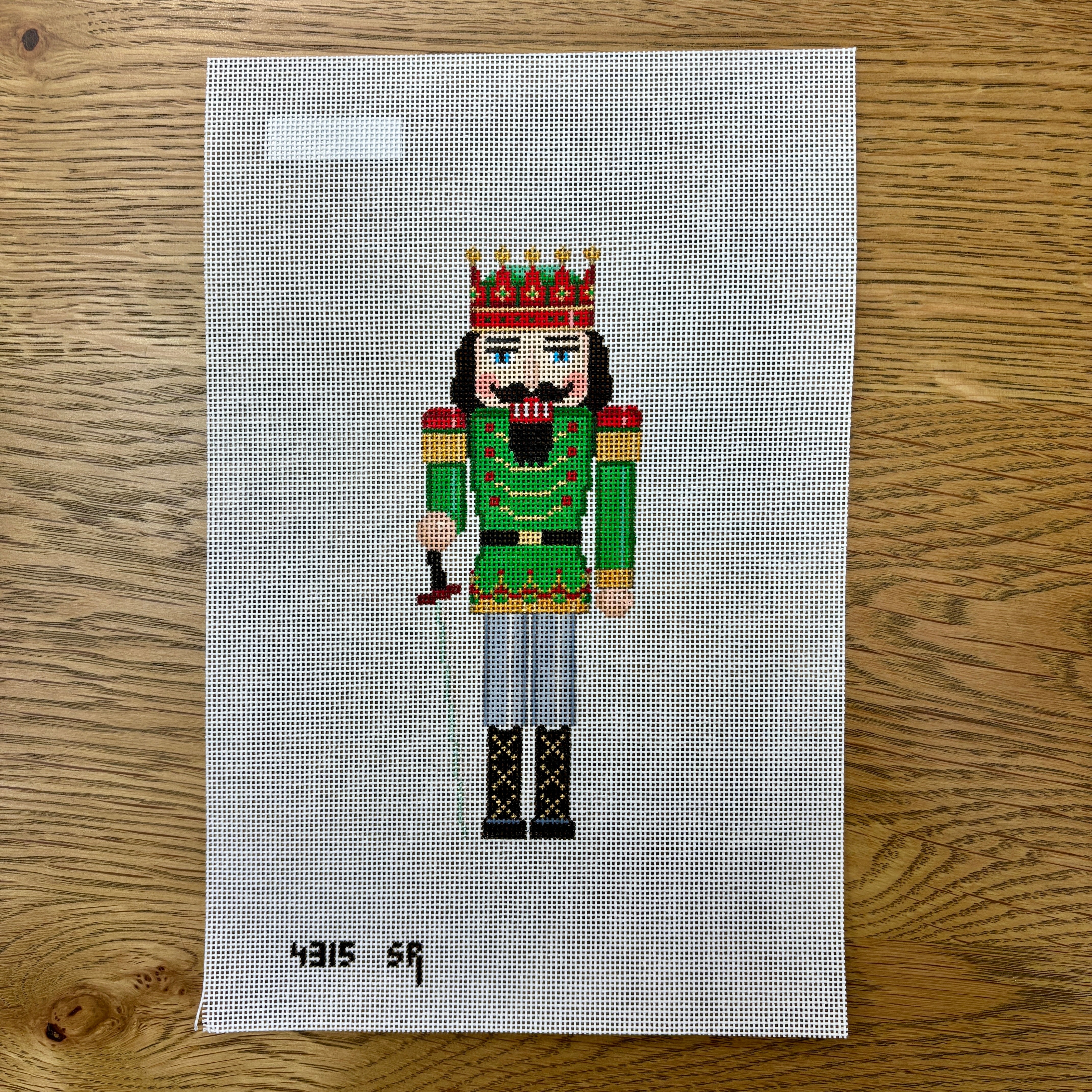 Nutcracker, Red Crown King - 18 mesh