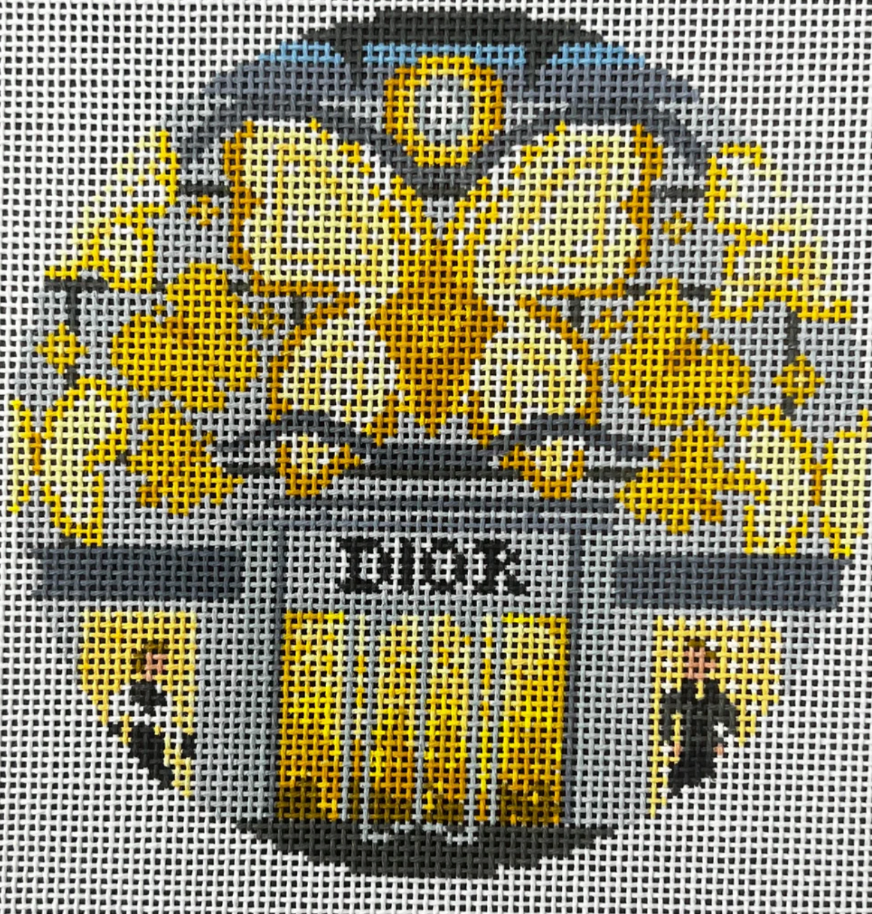 Dior Storefront ROUND