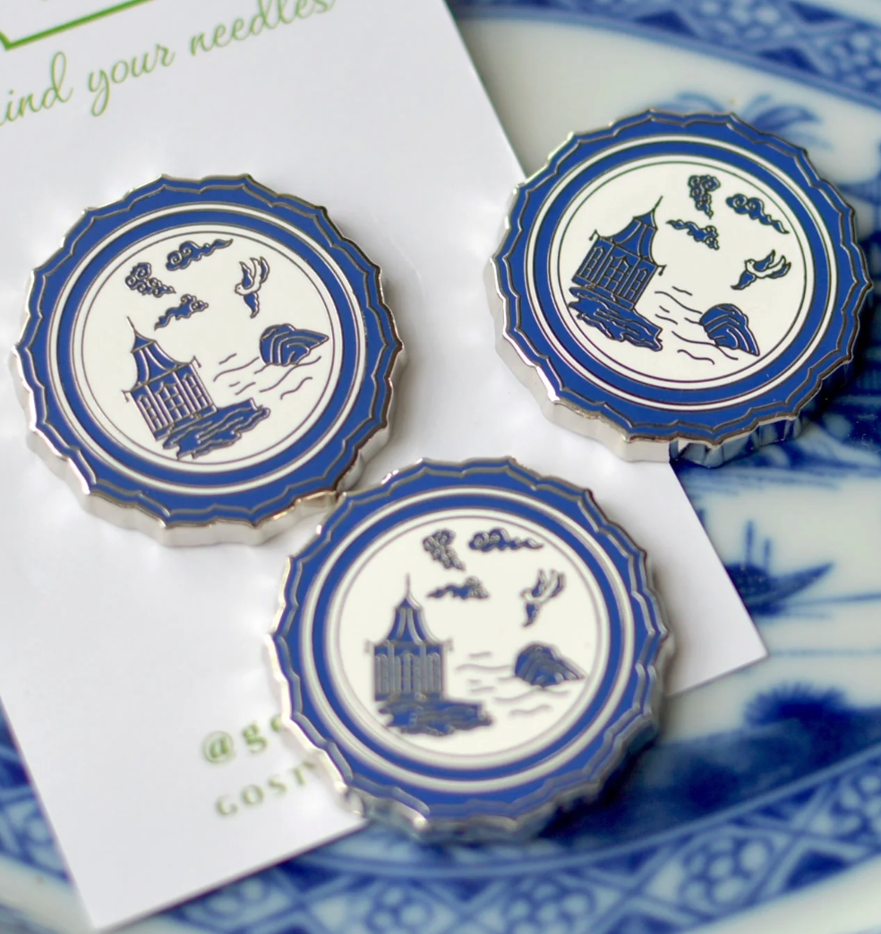 Blue Canton Plate Needle Minder