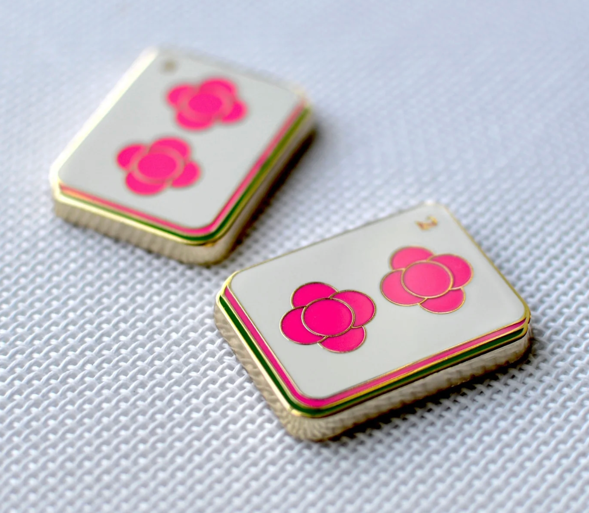 Two Dot Hot Pink Mahjong Tile Needle Minder