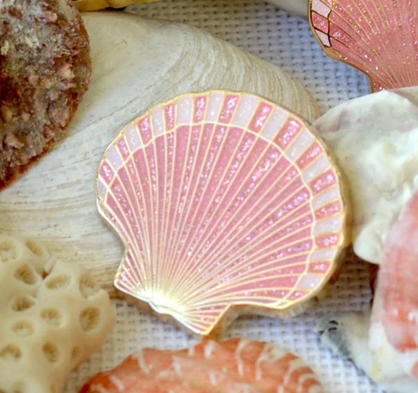 Pink Glitter Scallop Shell Needle Minder
