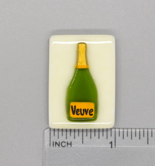 beau verre art Fused Glass Magnet Veuve Champagne needleminder