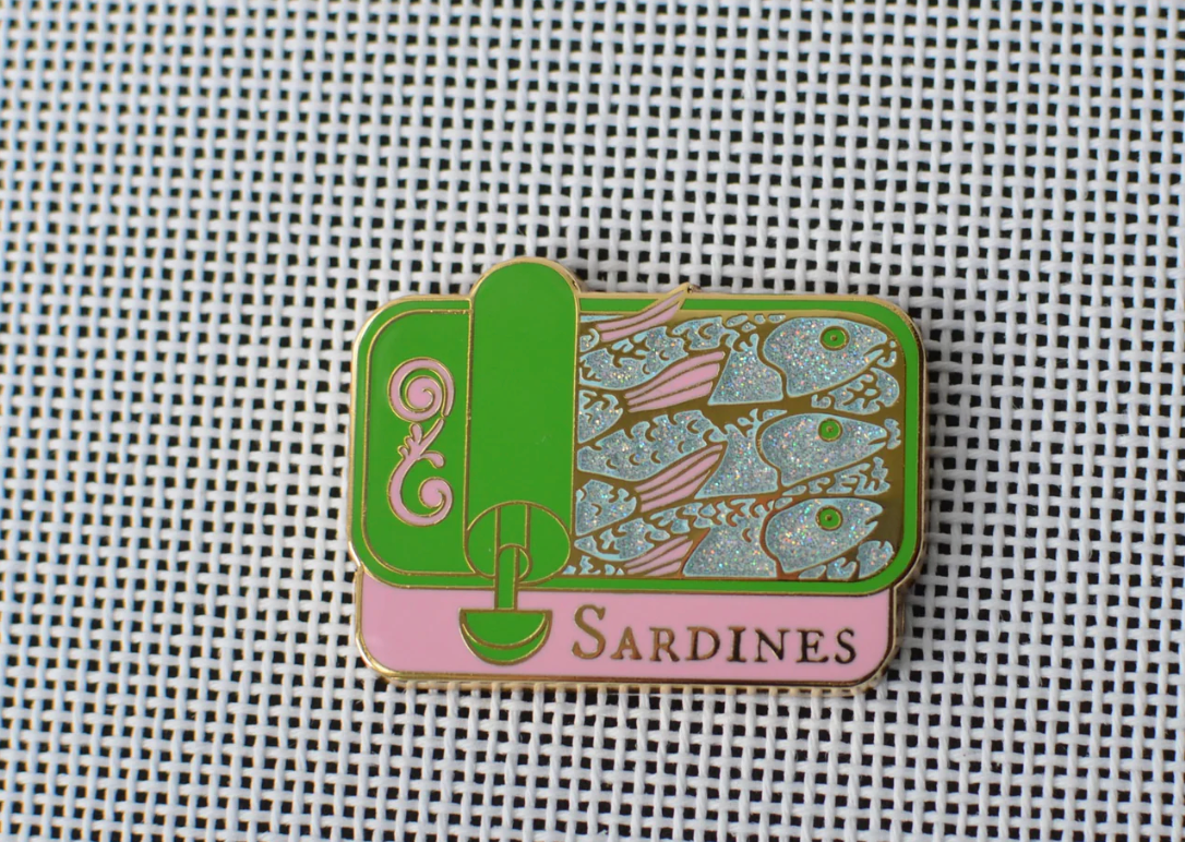 go stitch Pink and Green Sardine Can Needle Minder
