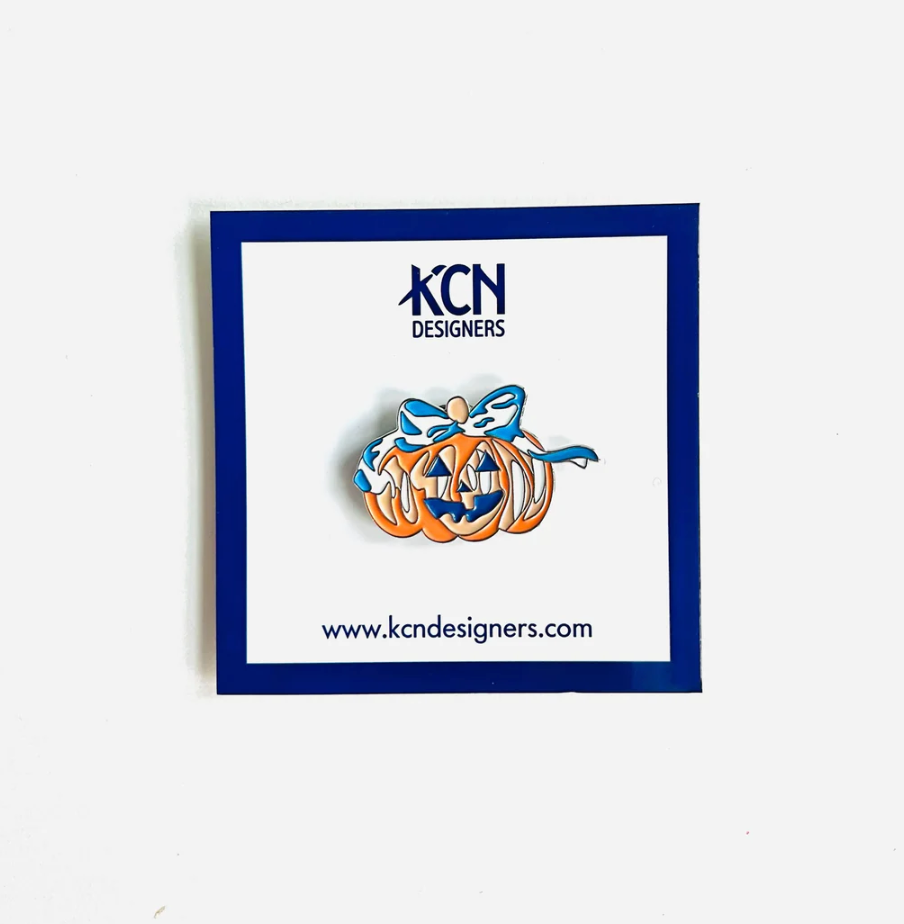 kcn designers Pumpkin with Blue Bow Needle Minder