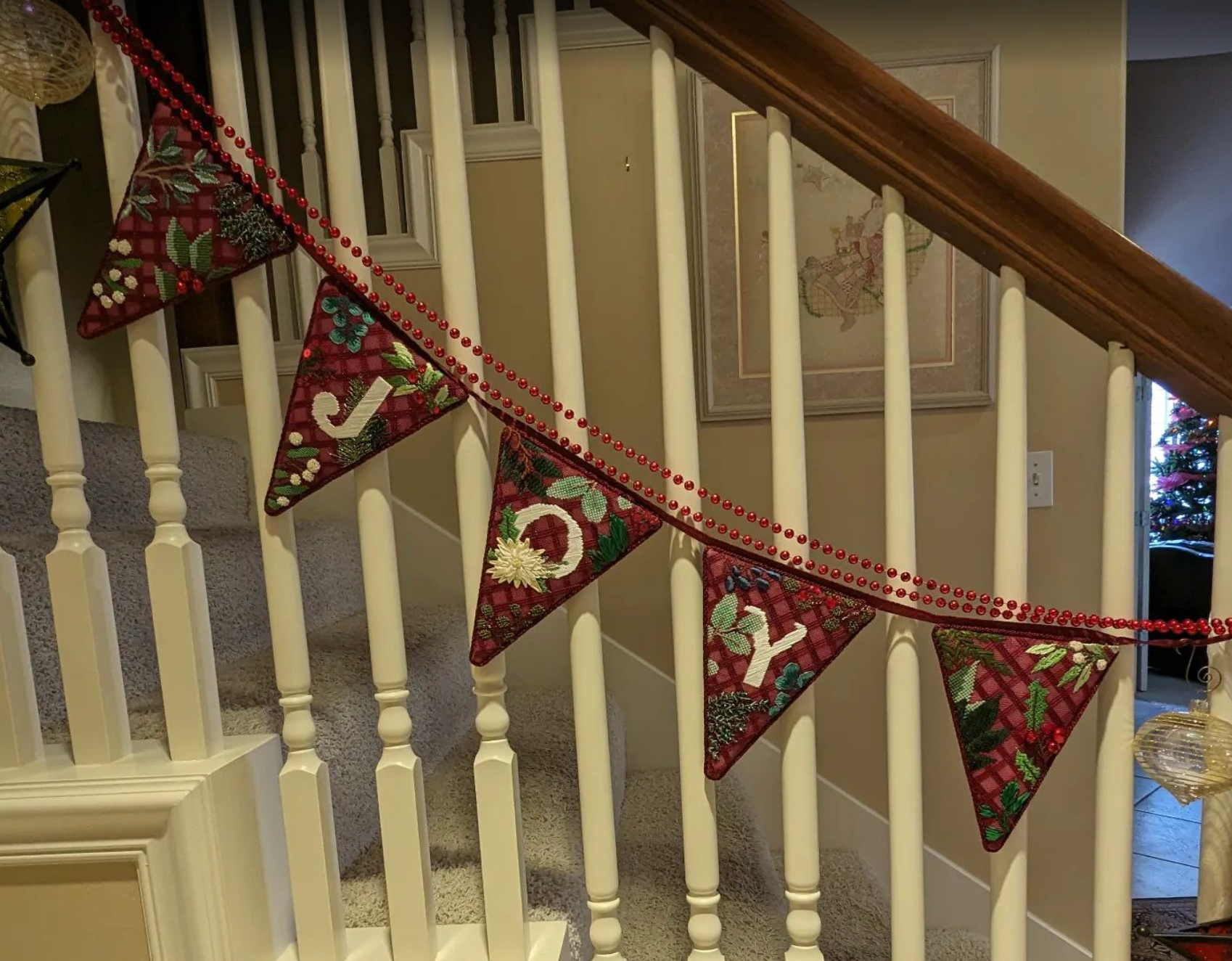 JOY/NOEL Garland Stitch Guide