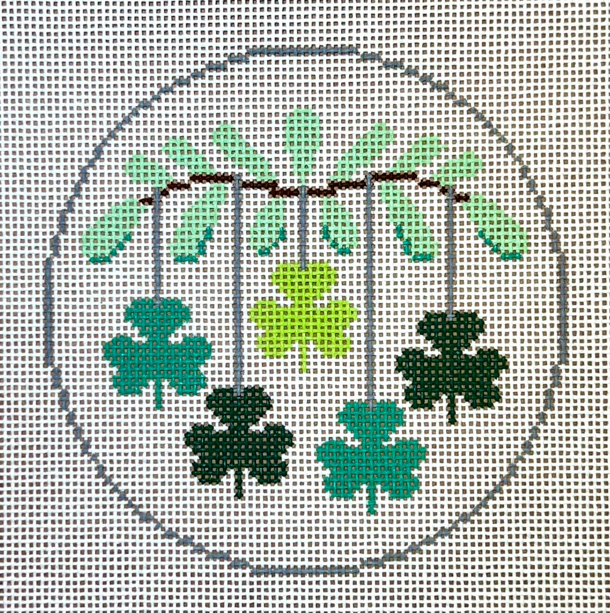ZIA: Garland - Shamrocks