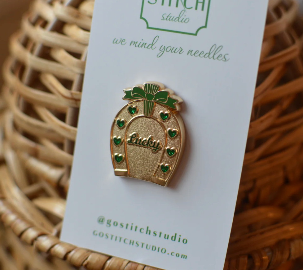 go stitch Lucky Heart Emerald Horseshoe Needle Minder