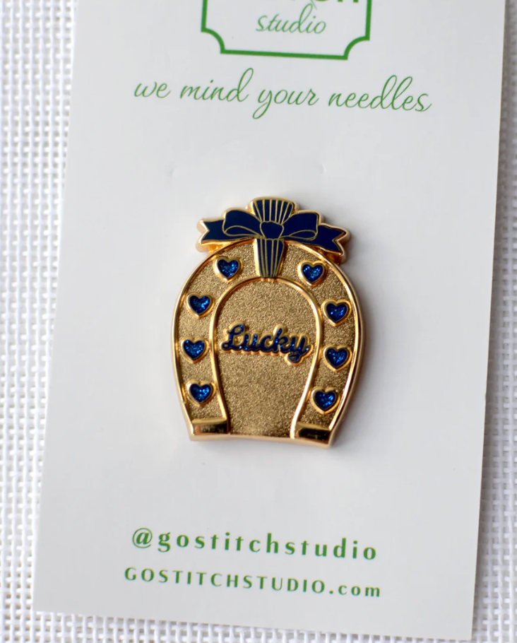 go stitch Lucky Heart Horseshoe Sapphire Needle Minder
