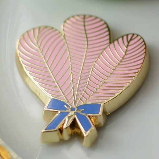 go stitch Pink Ostrich Feather Fan Needle Minder