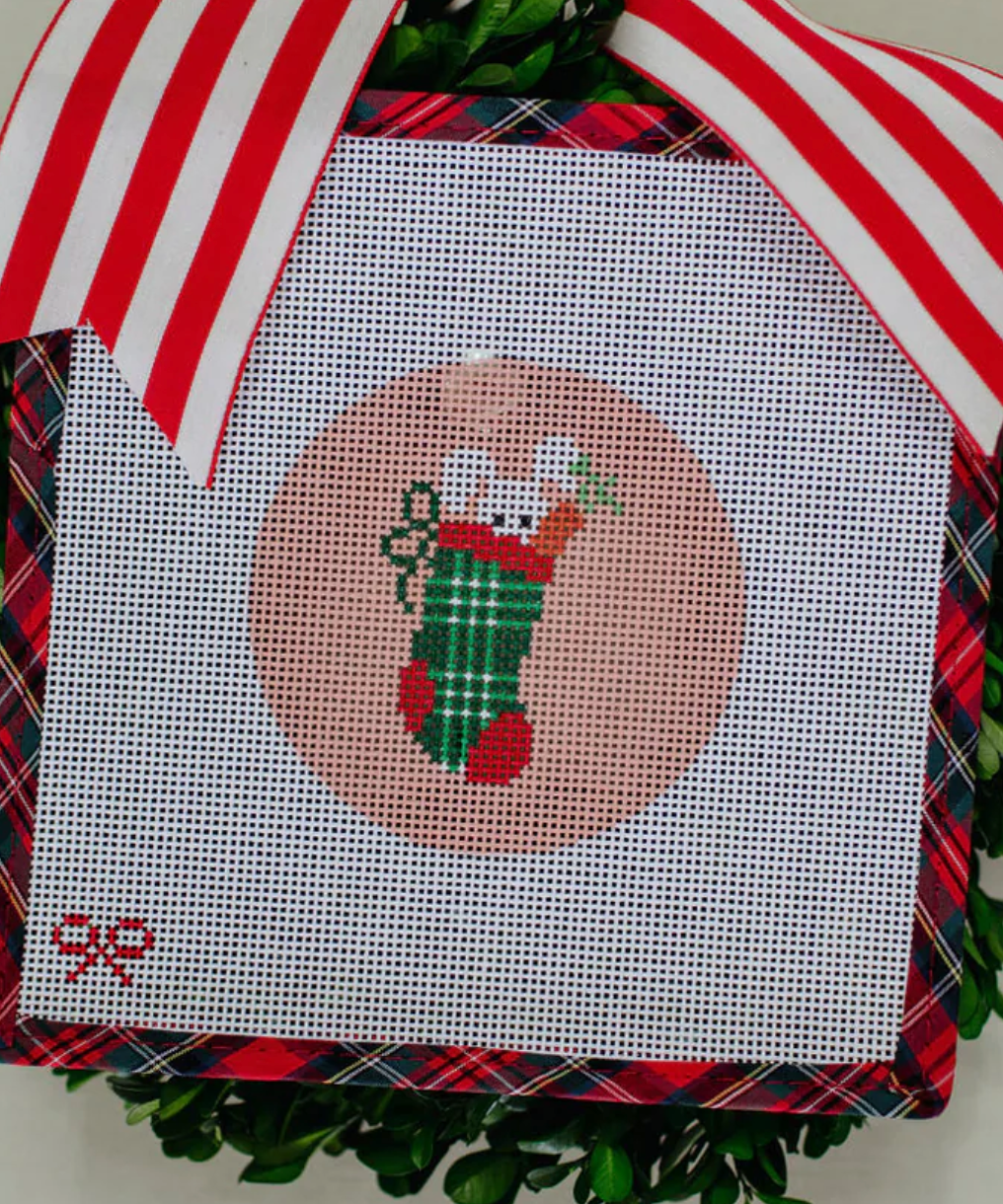 le point Holiday Bunny Round needlepoint canvas