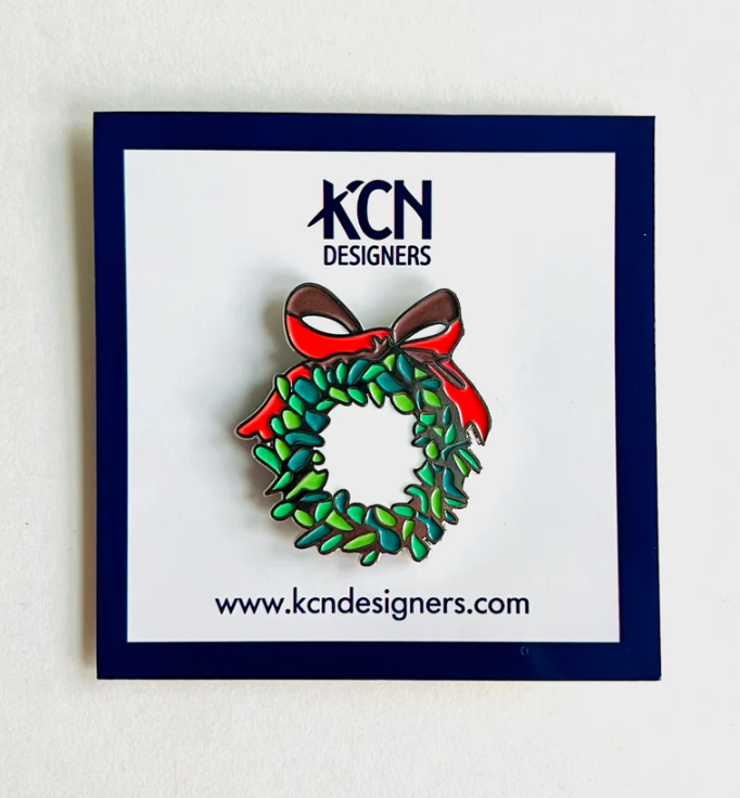wreath with red bow needleminder